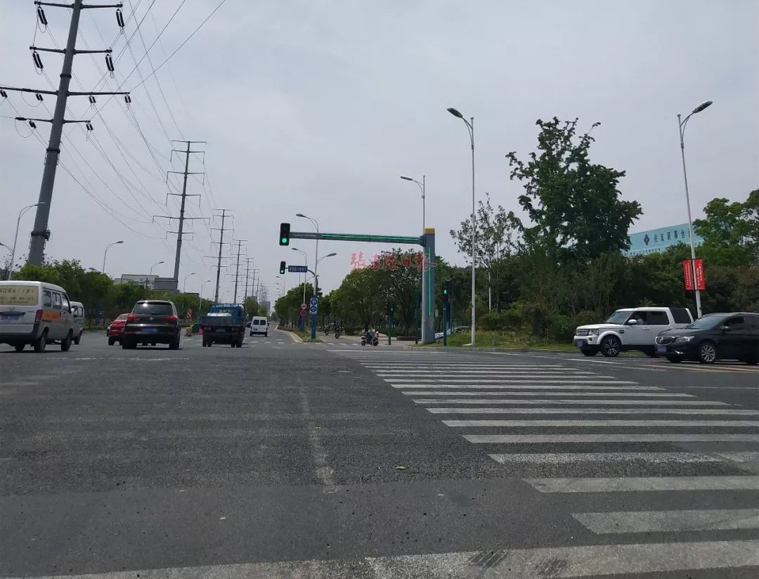 实名羡慕网红plus版红绿灯张家港这个地方也有