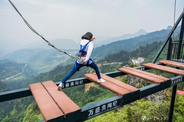 原创魔幻重庆最网红的景区奥陶纪的尖叫指数到底有多高