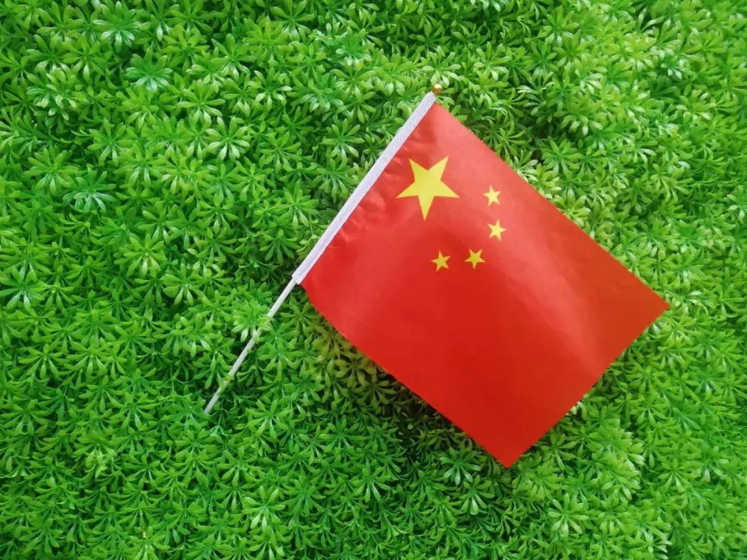 这里是贺兰山下第一村这里是龙泉村