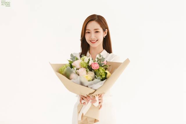 《她的私生活》朴敏英广告代言花絮曝光 微笑女神散发满满元气【组图