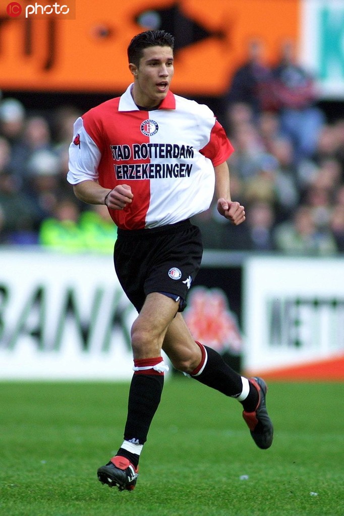 高清图:范佩西正式宣布退役 足坛再无范大将军