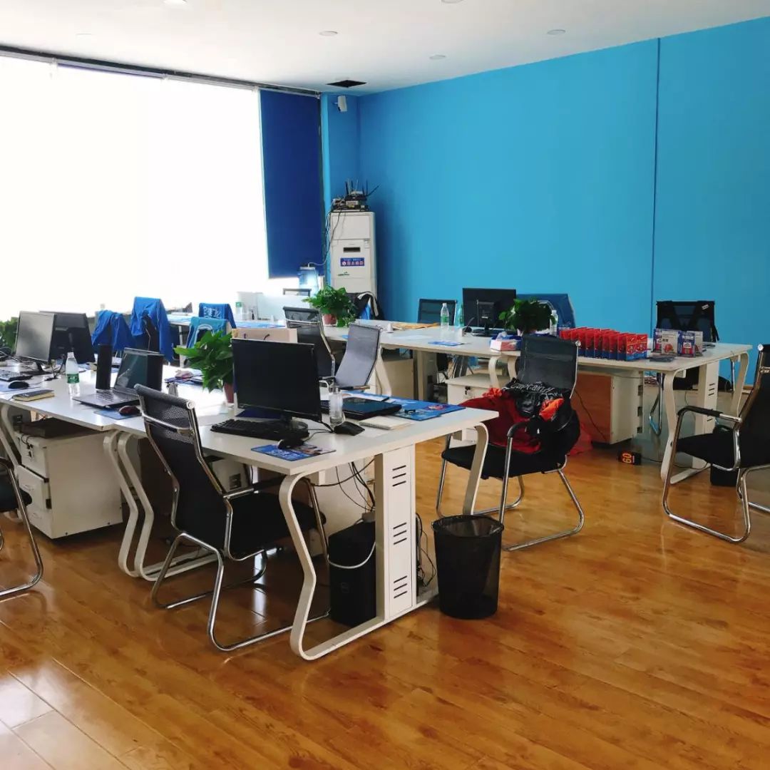 饿了么办公环境~除了优秀人才饿了么乡镇合伙人也在招募中想自己创业