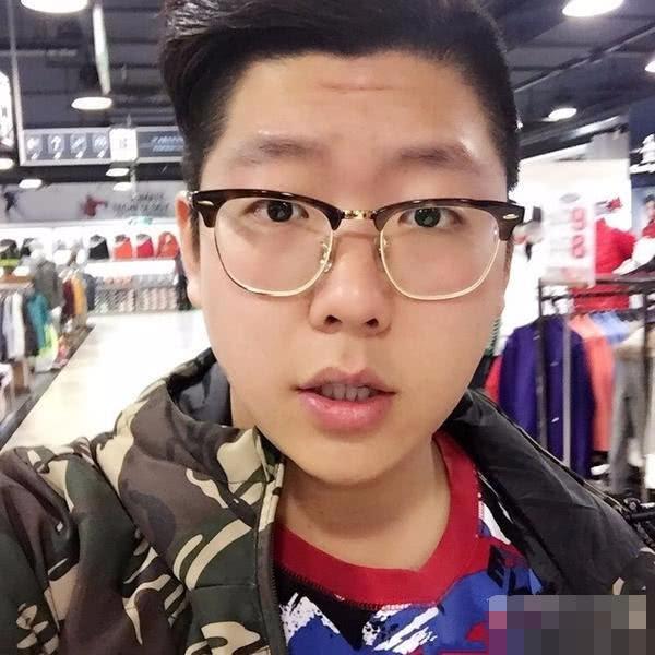 《家有儿女》鼠标已经25岁了,帅到认不出,网友:键盘都结婚了_刘星