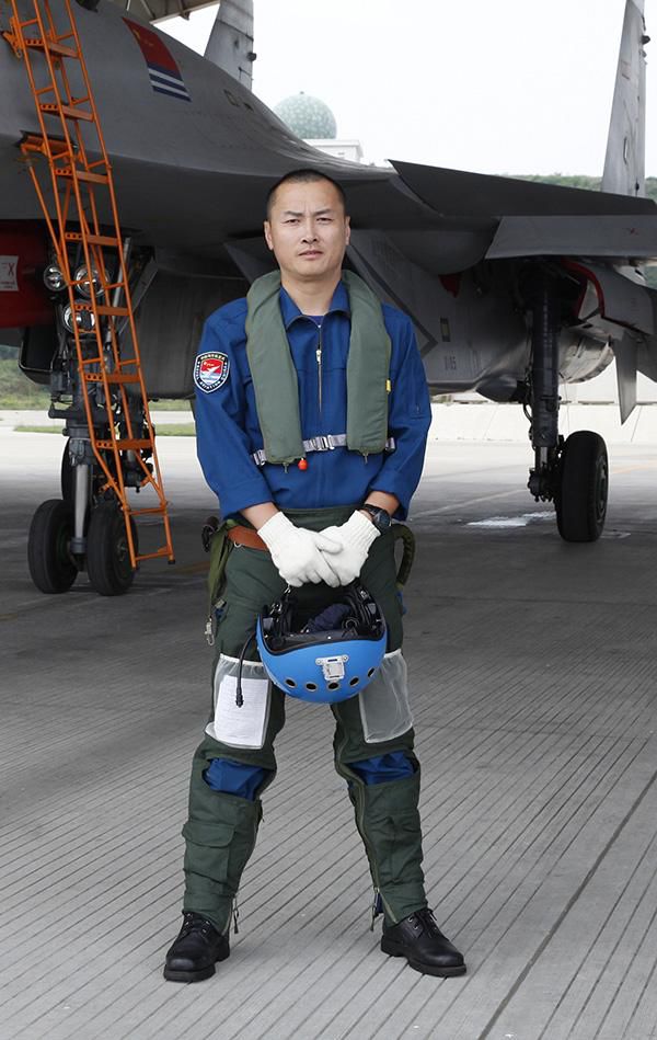 喜讯!航母着舰第一人,经历九死一生,升任战区海航副司令