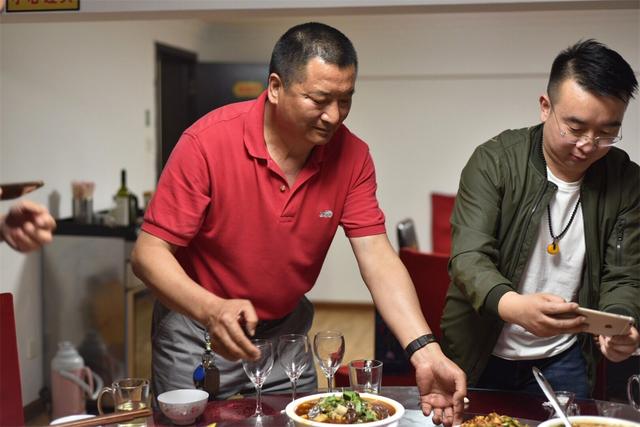 河南这座小城有碗大肠汤,看着重口儿吃着香,本地人当早餐吃_罗山