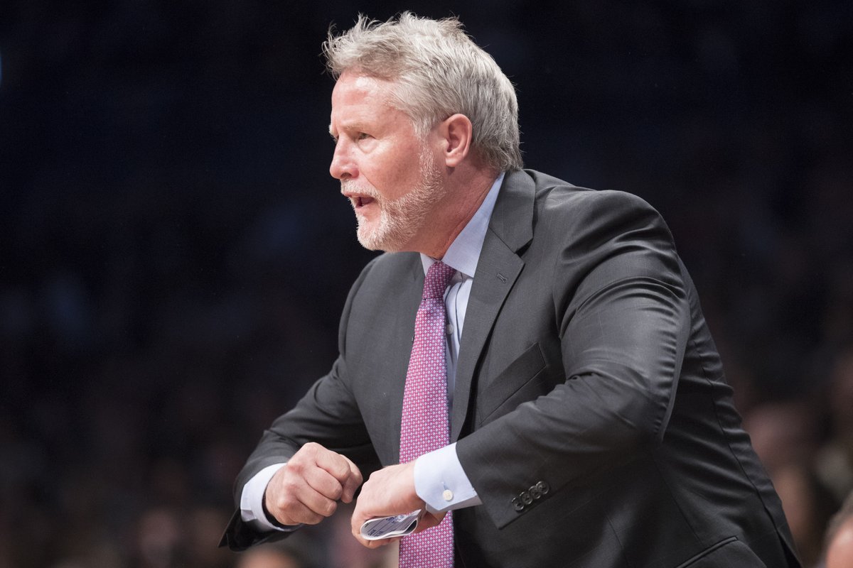 沃神:布雷特-布朗下赛季将继续担任76人主教练