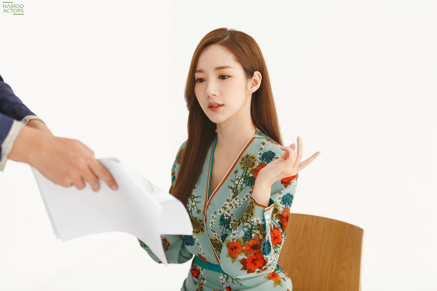 《她的私生活》朴敏英广告代言花絮曝光 微笑女神散发满满元气【组图