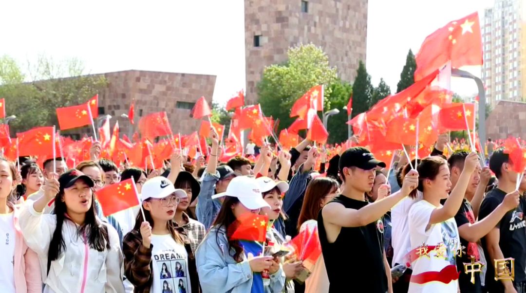 【头条】超级震撼!在赤峰,我们用诗意快闪带你读中国!