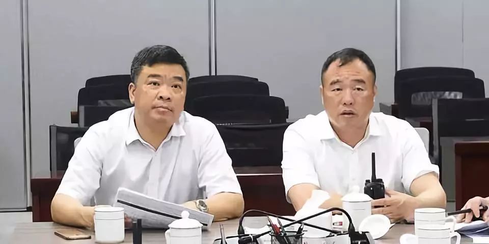 政法委书记文建中,副市长,市公安局长匡伯彪的指挥下,梧州市公安局对"