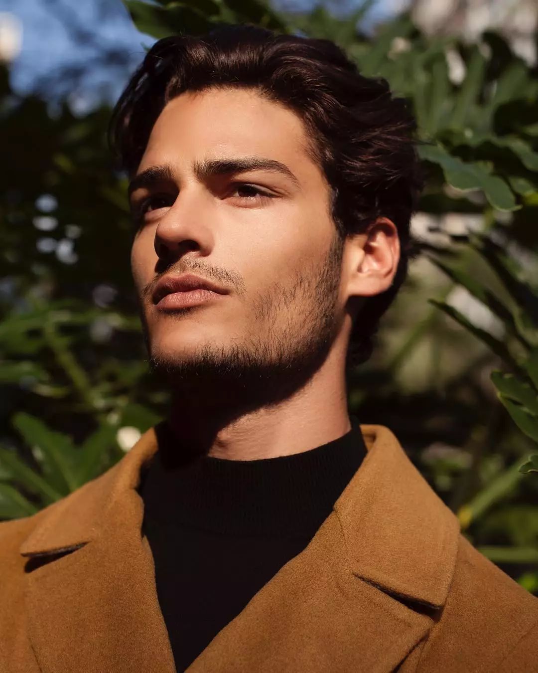 他曾是lv的广告男模,如今虽然过气,但跟男友过着神仙般的生活!_santi