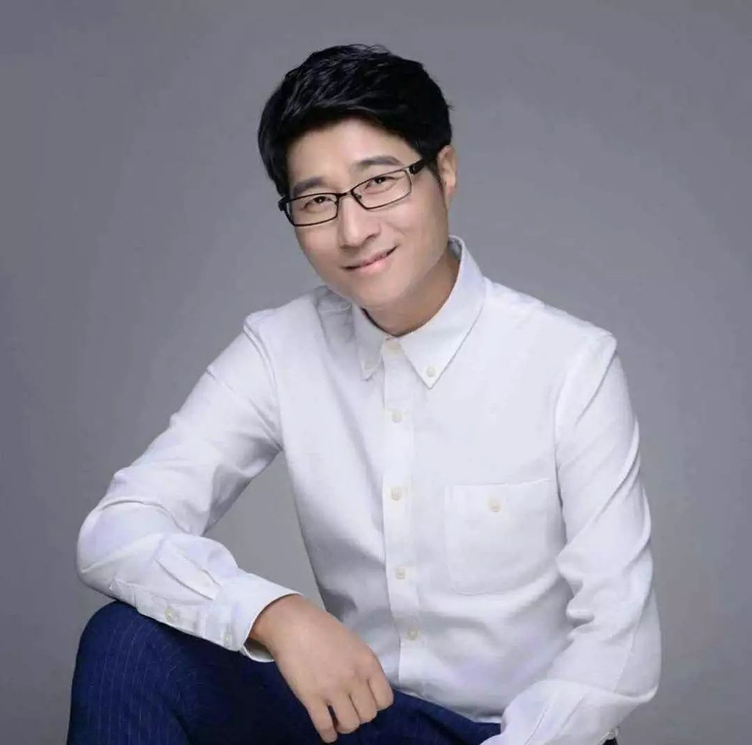 河南省学术带头人,新校长传媒特约主笔,郑州加斯顿小学创校校长