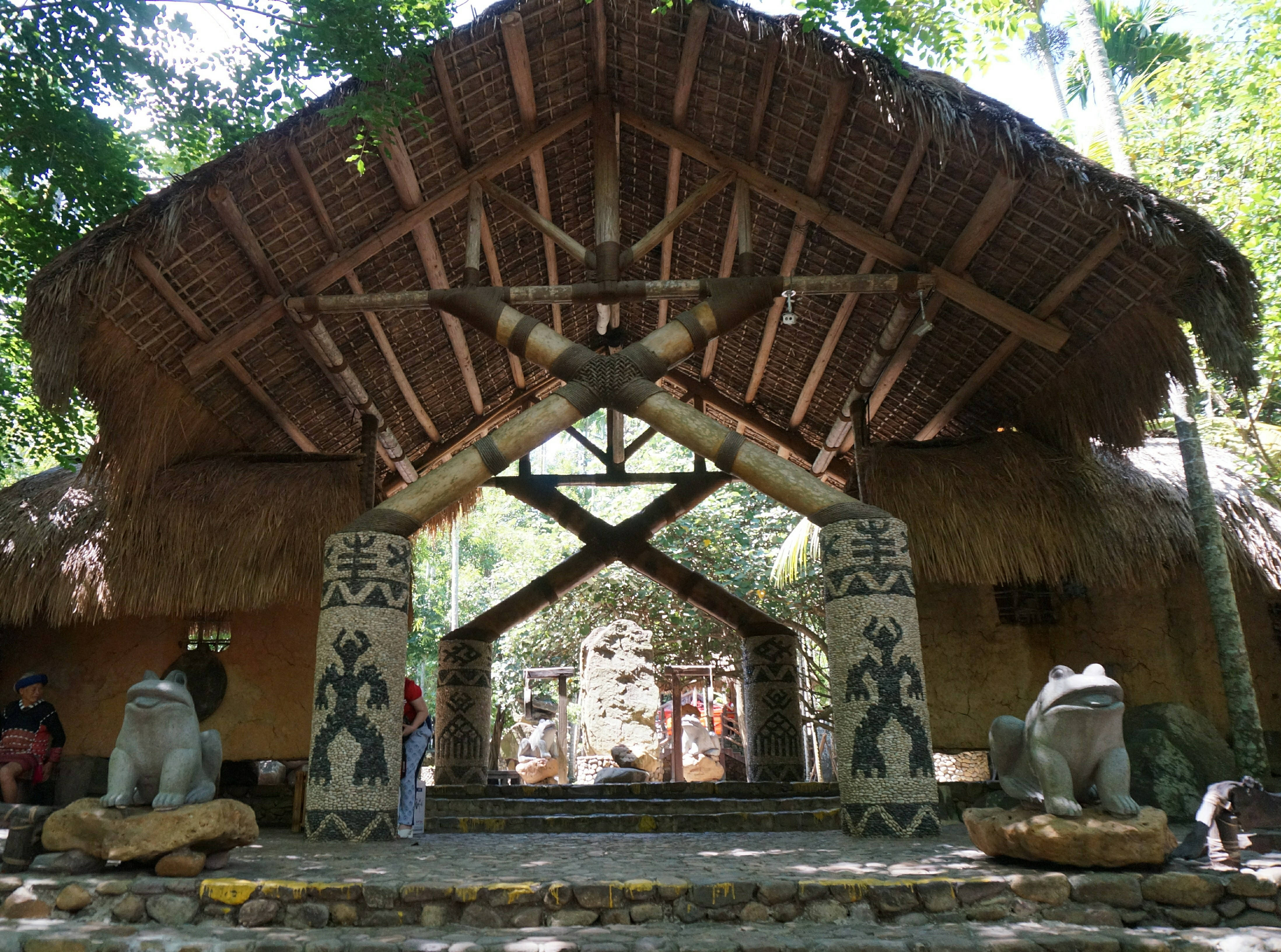 甘什岭槟榔谷:海南最具魅力的原住民文化风情景区