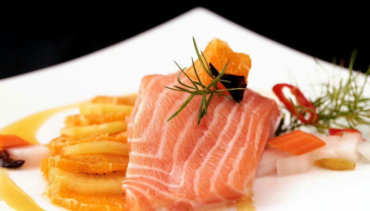 一道柠香蜜汁三文鱼 让你感受从未有过的味觉