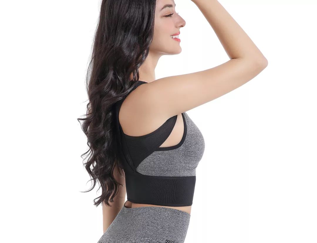 为什么有些女生的胸越看越小