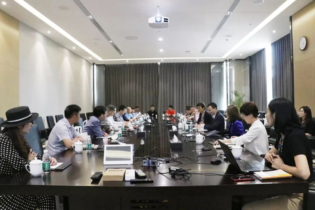 tcl海外营销本部 hrd&市场营销总监孙然分别为大家介绍华星光电和tcl