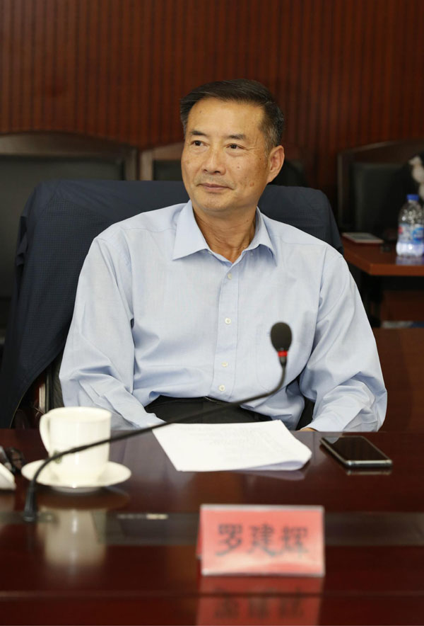 罗建辉你好对方辩友实现了青春剧的精品化和特色化