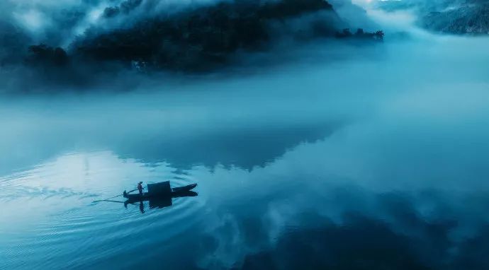 荡一叶轻舟掠过红尘繁华