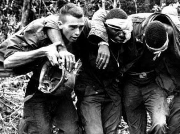 数百美国大兵血战2000越南精锐,震动世界的德浪河谷之战!