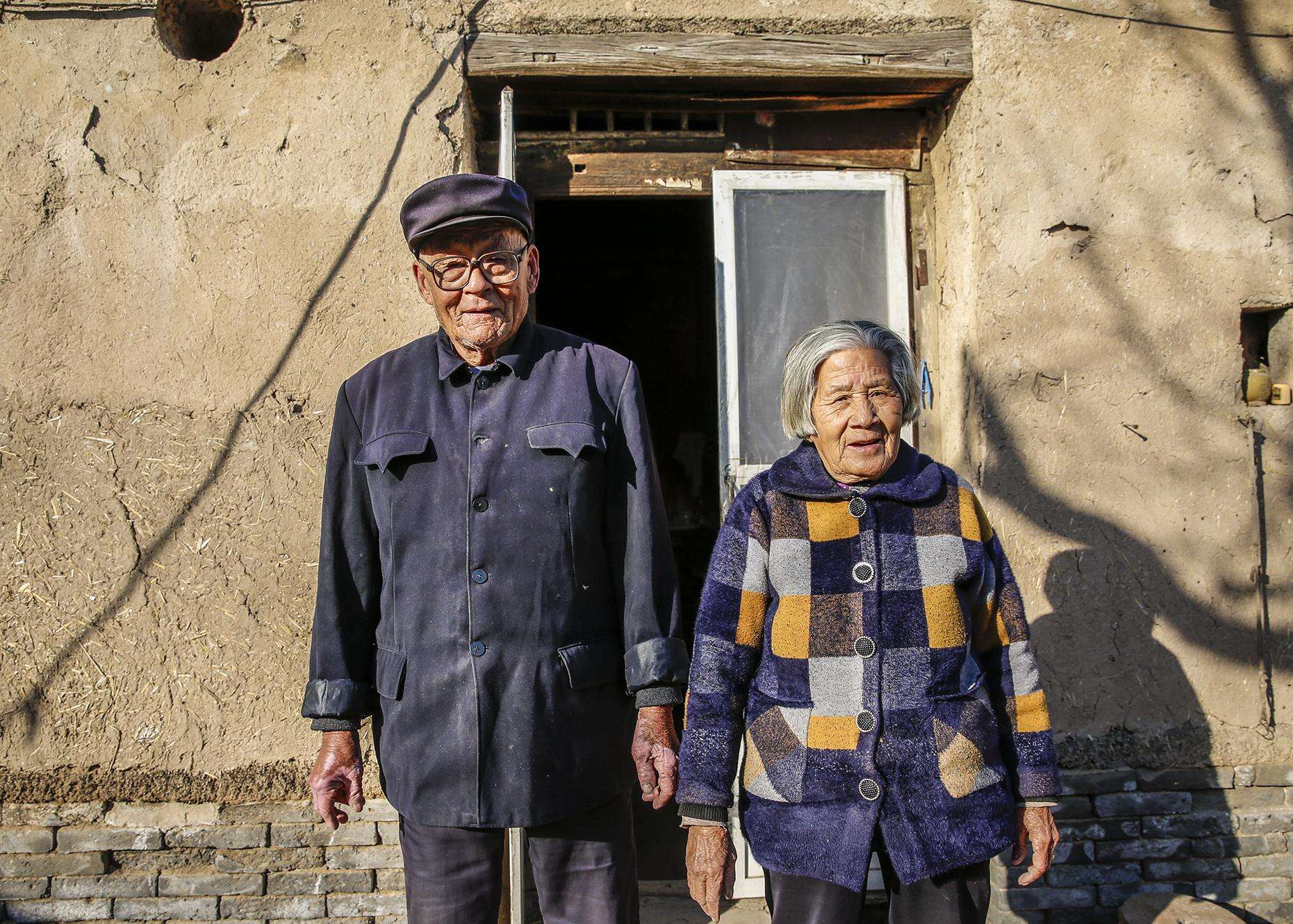 原创人过50,"不露3物,不欠4债",做到人生就完美了,你占几样