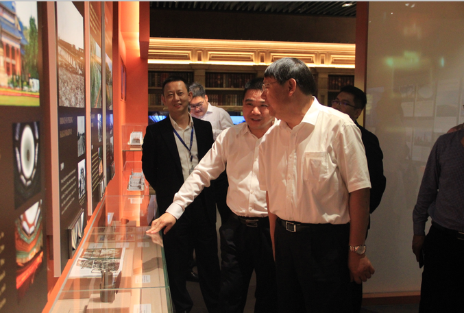 玉溪市副市长解仕清一行到中建钢构总部考察