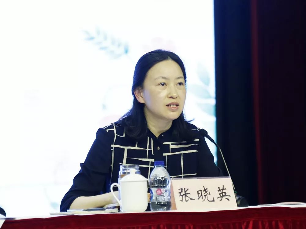参会人员共同观看了浦锦街道垃圾分类推进视频茅勤英副主任总结了2018