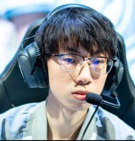 lol:众人猜测宁王分手真相?单身宁从此全神贯注msi?