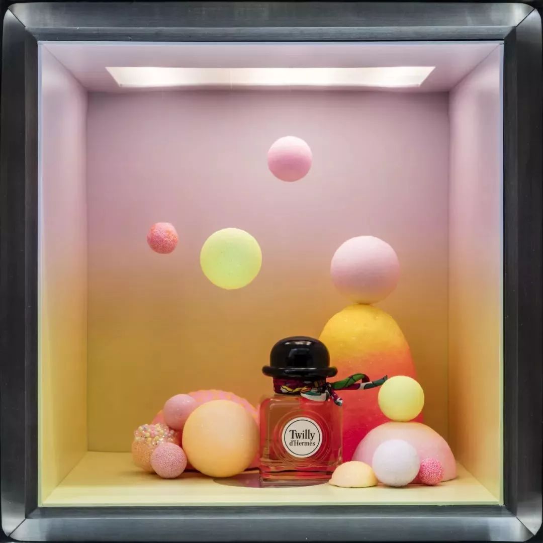 六一儿童节的橱窗你只知道放气球吗