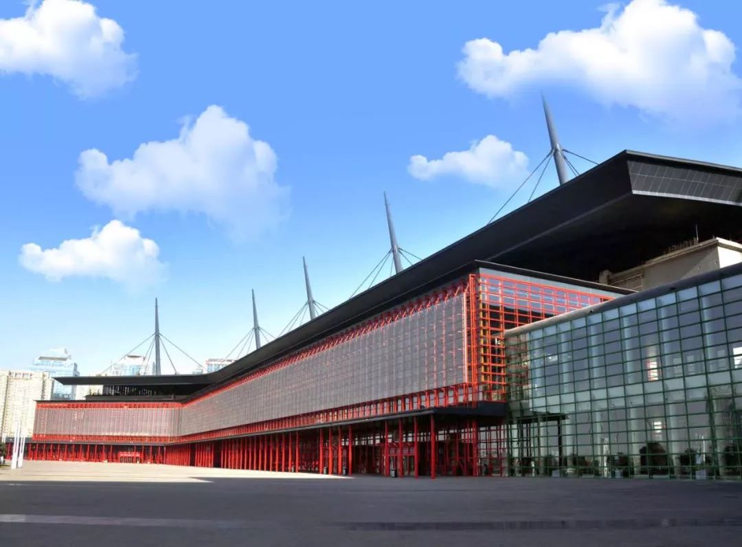 (郑州国际会展中心入市,布展路线图)根据展会布展导视牌指示,即可驶入