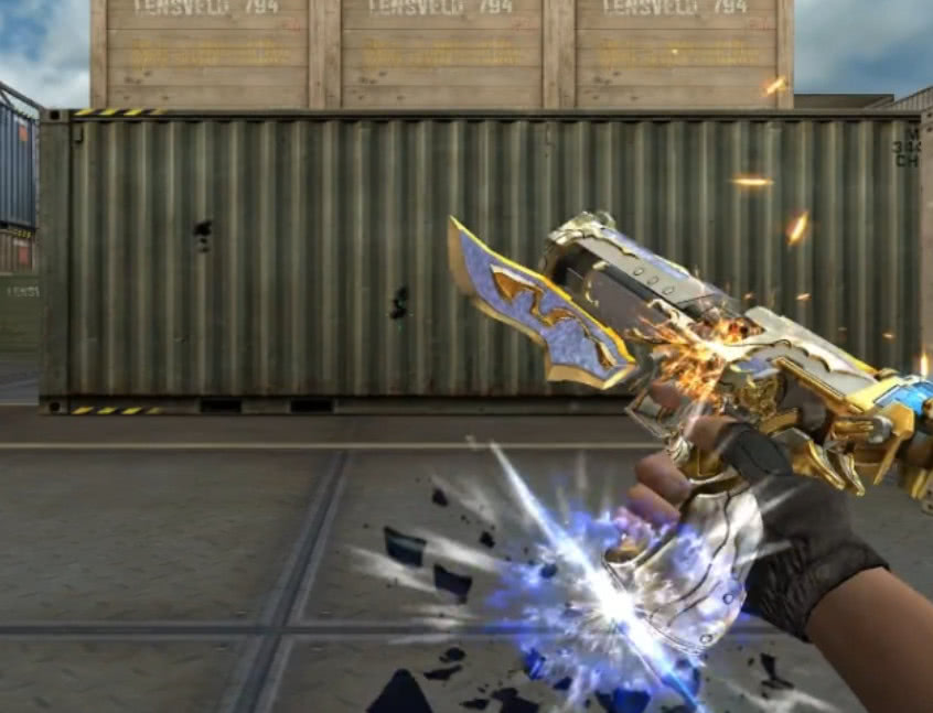 穿越火线新伙伴天神炫金颜值逆天