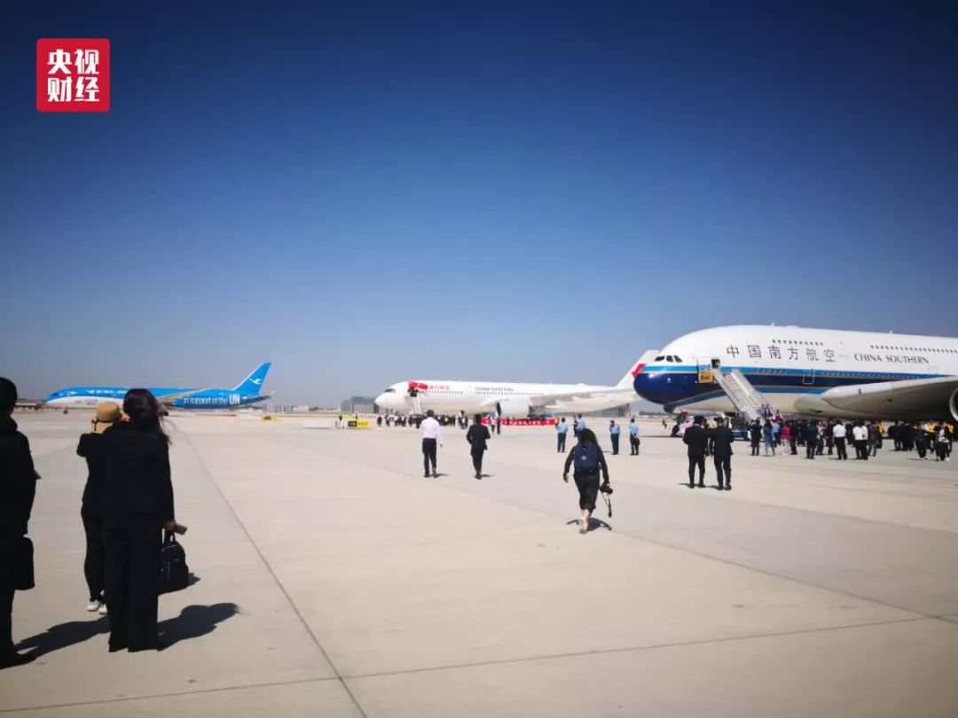 值得注意的是,南航,东航,国航和厦航,不仅分别选派了经验丰富的机组