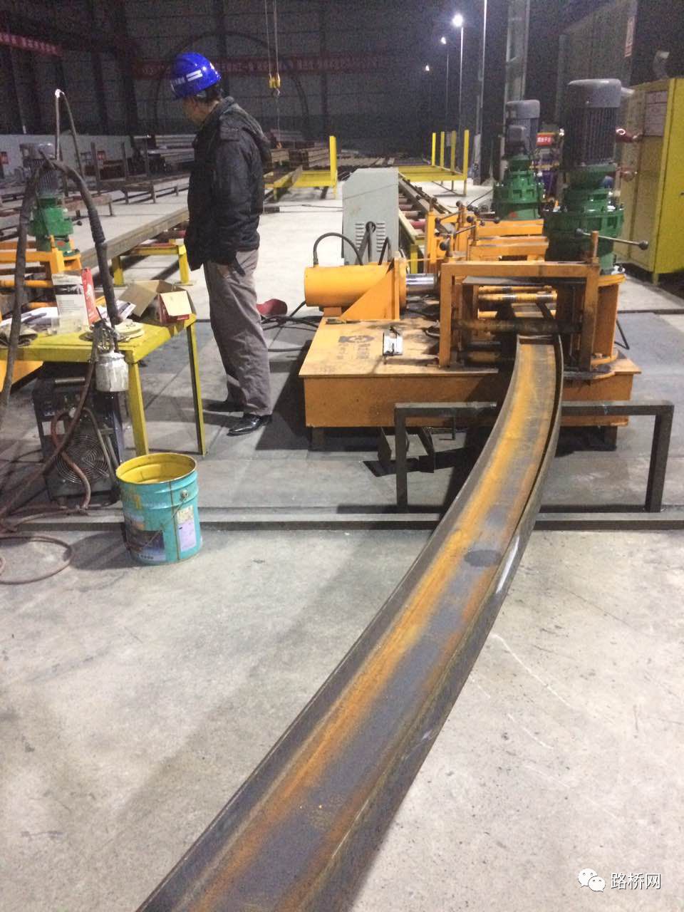 隧道设备一站式采购:网片焊机,工字钢冷弯机,小导管打孔机,小导管缩尖