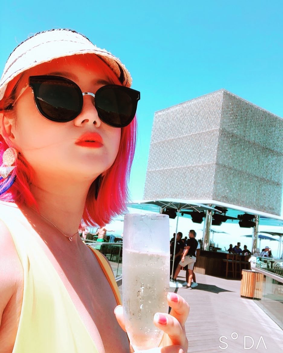 朴娜莱非常喜欢贝雷帽,各种风格,颜色的贝雷帽都在她