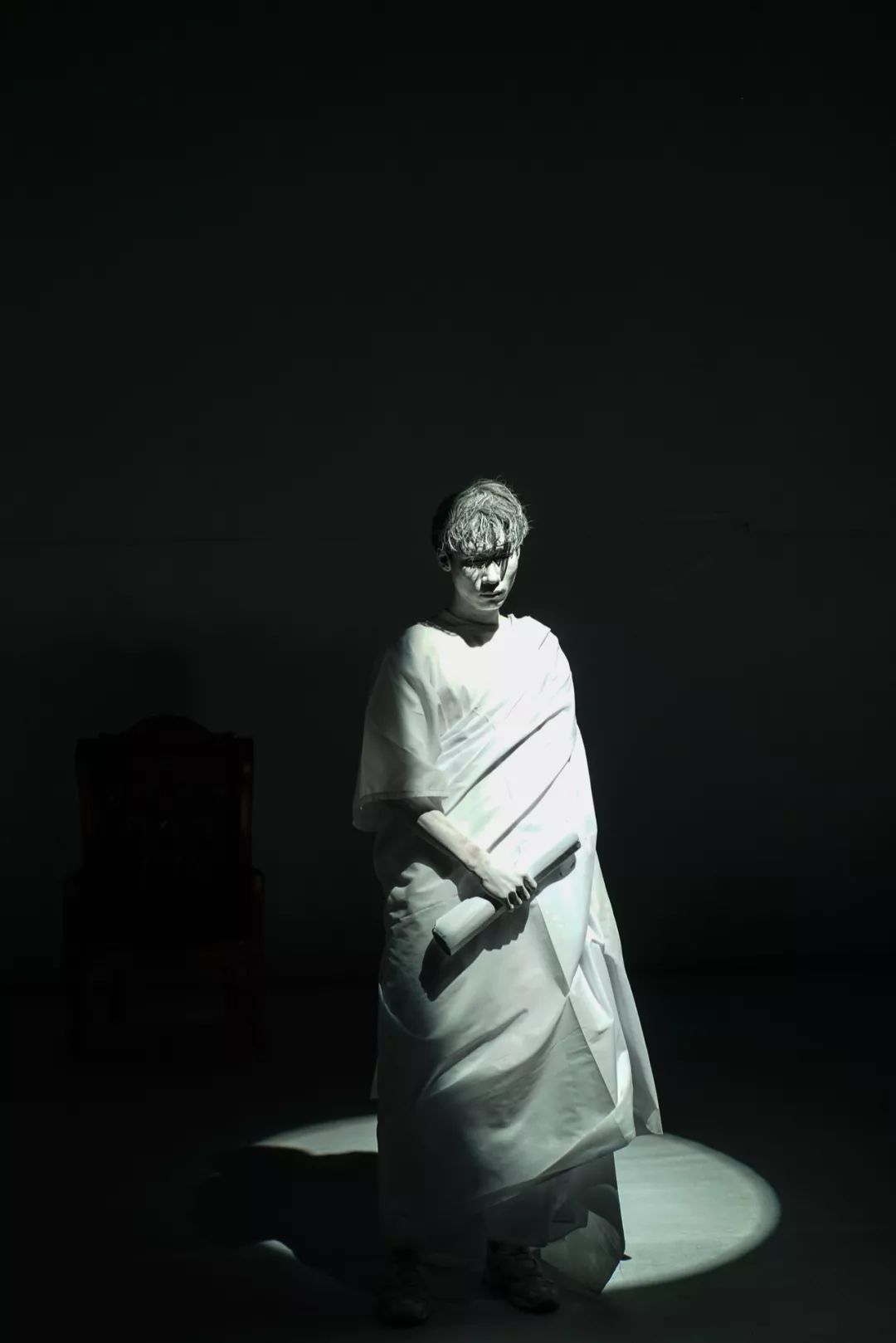 从理想化的平面构思到现实中的作品不停地修改,完善美院的学子为我们