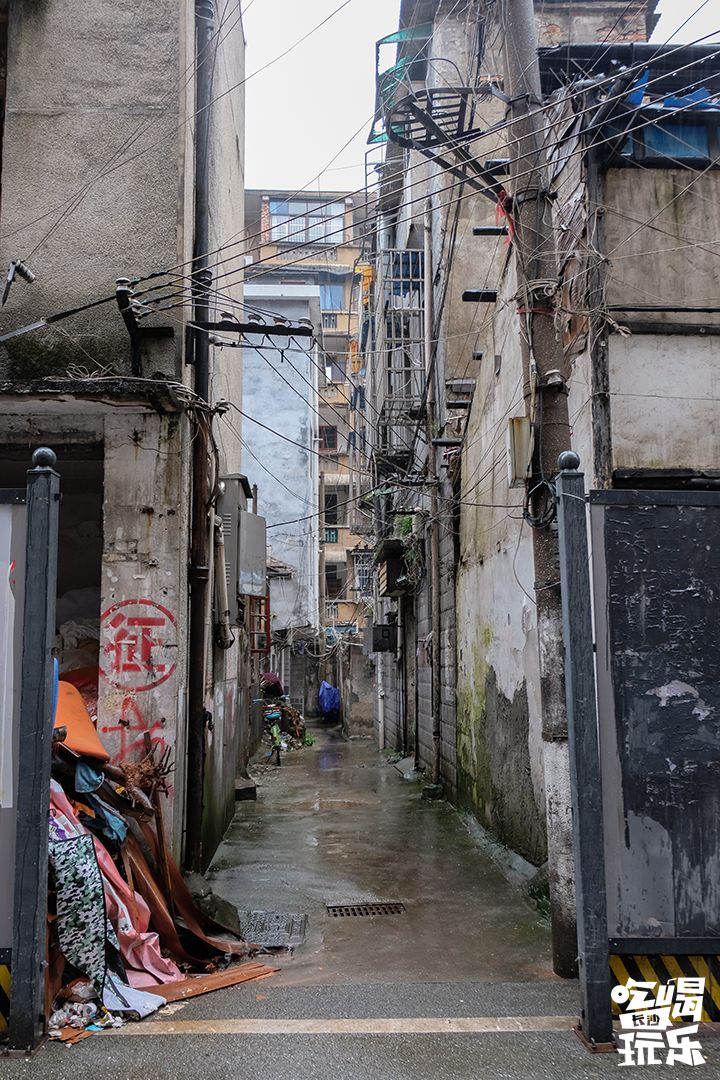 七里庙 /据说很久以前,这里是有一座香火不断的庙宇的,因此才留下了