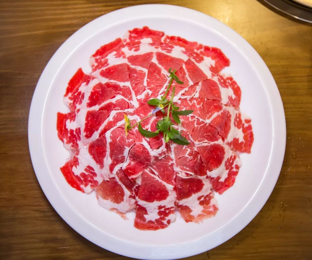 杭州独①家民国火锅来了!9.9元抢100元代金券,没有xxxl号的胃不敢来