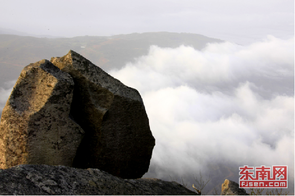 合掌岩中去合掌昌顺福地祈顺昌