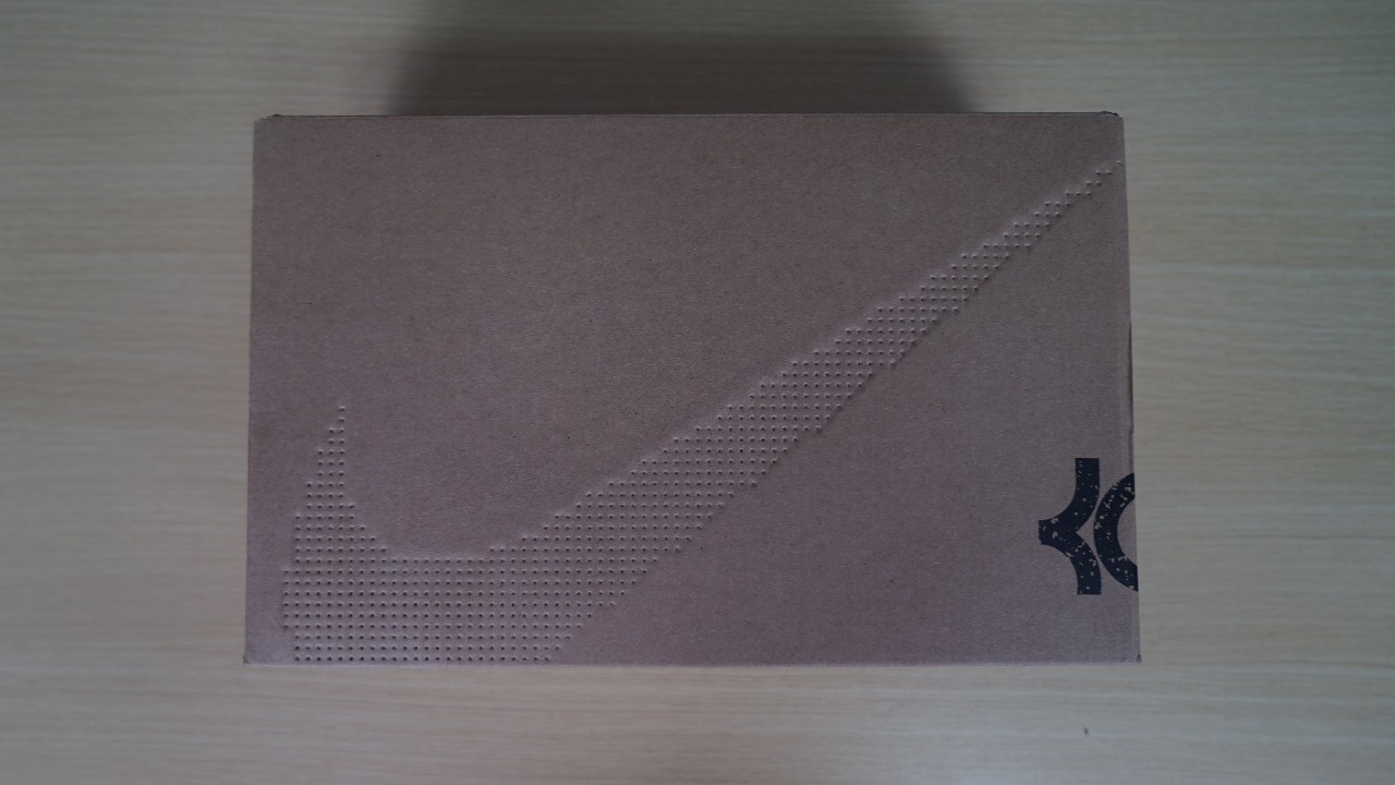 好了,不用多说,这个鞋盒我就一句话:喷就完了.