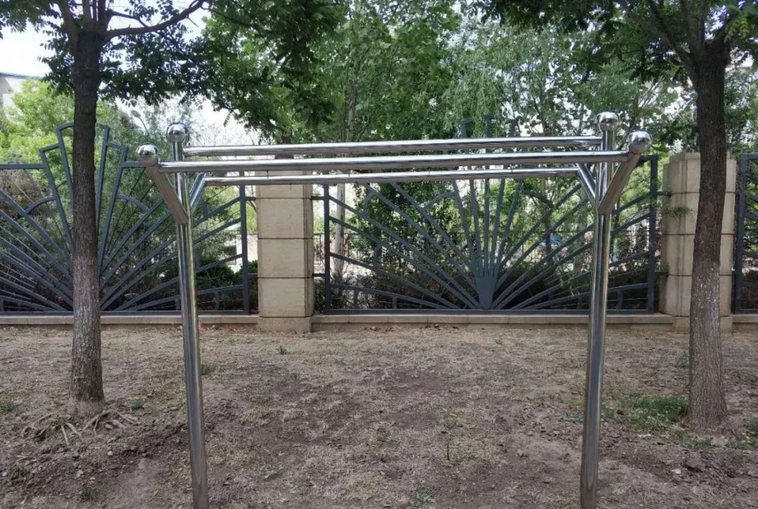 江南春色社区的"集中晾晒区"受到了居民群众的欢迎,也使社区环境秩序