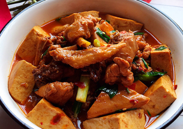 熏豆干焖烧鸡块的做法-杭州华力厨师学校