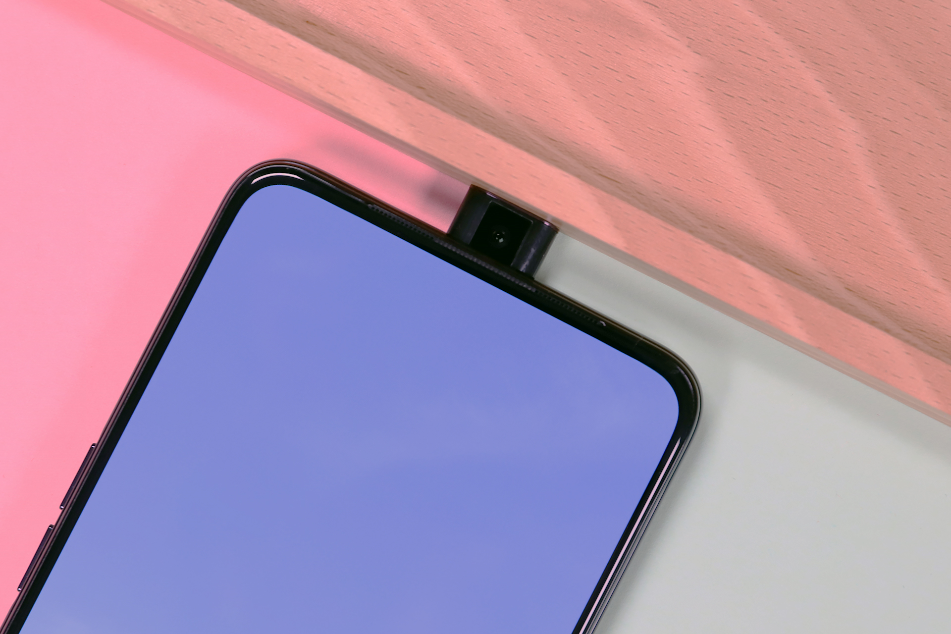 升降式前置摄像头 超高屏占比 realme x图赏