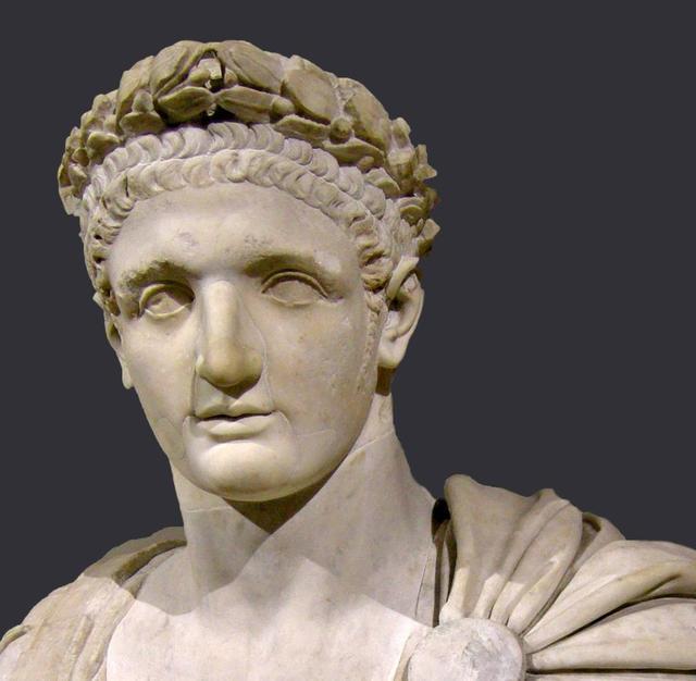 提图斯指挥的军队除了参加过上一阶段战争的三个军团之外,新加入了