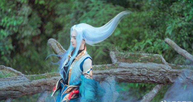 王者荣耀官方晒出一组云瑶cos美照云中君放下头发什么神仙颜值