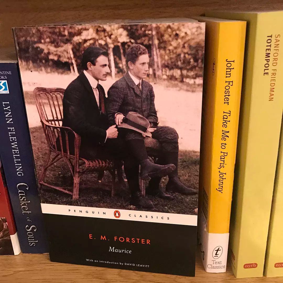 这家伦敦书店,让一个「特殊群体」感动落泪