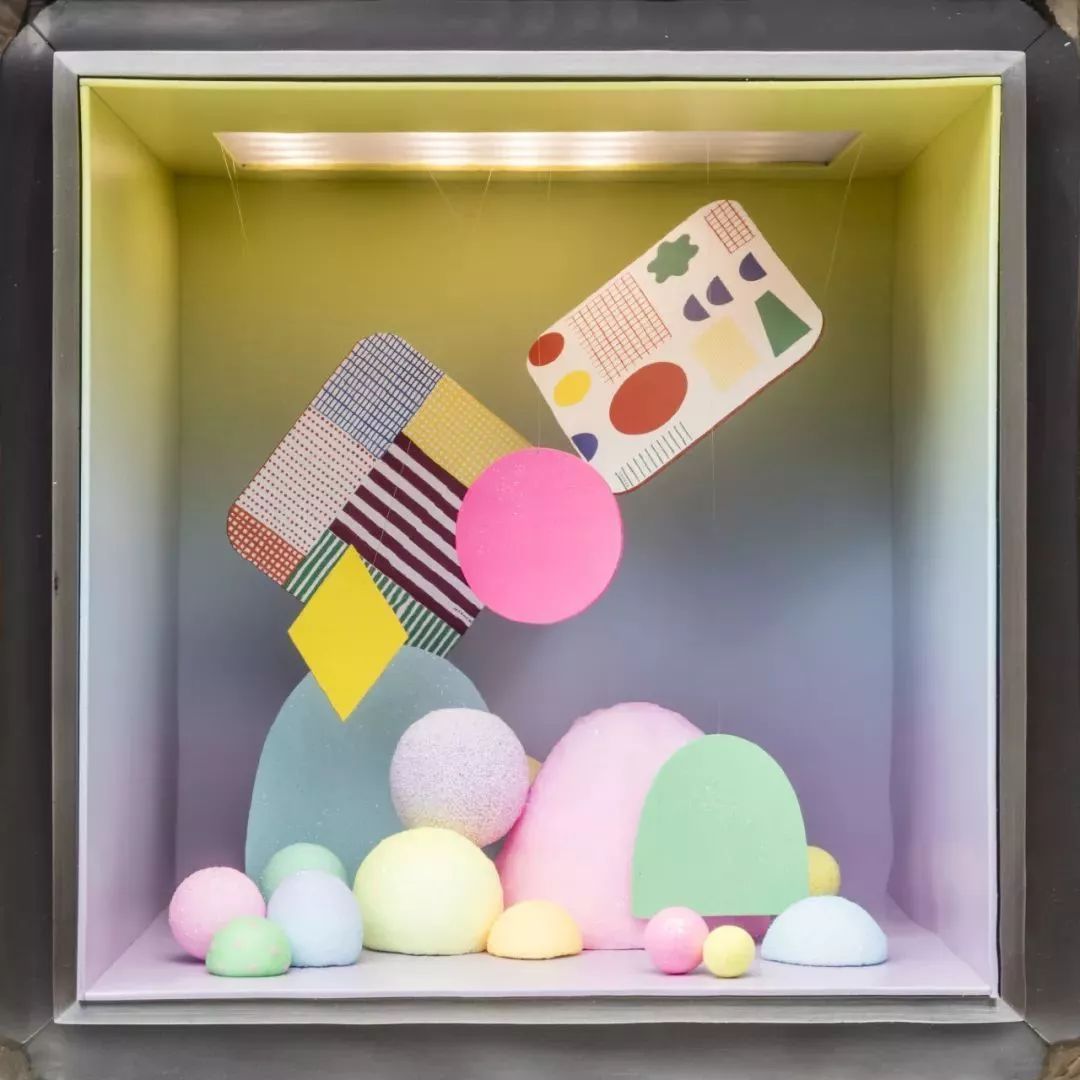 六一儿童节的橱窗你只知道放气球吗