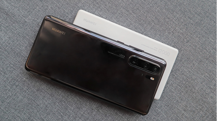 小仙女们扫街必备华为40w超级快充移动电源让人无法拒绝