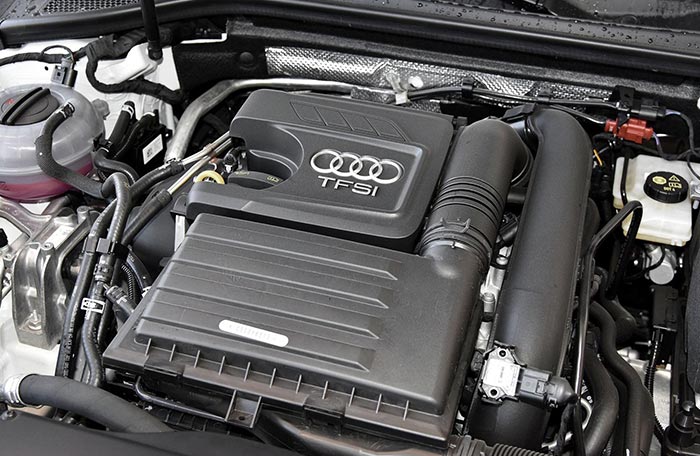 配置方面奥迪对于安全配置这方面还算比较厚道,a3全系标配的气囊数量