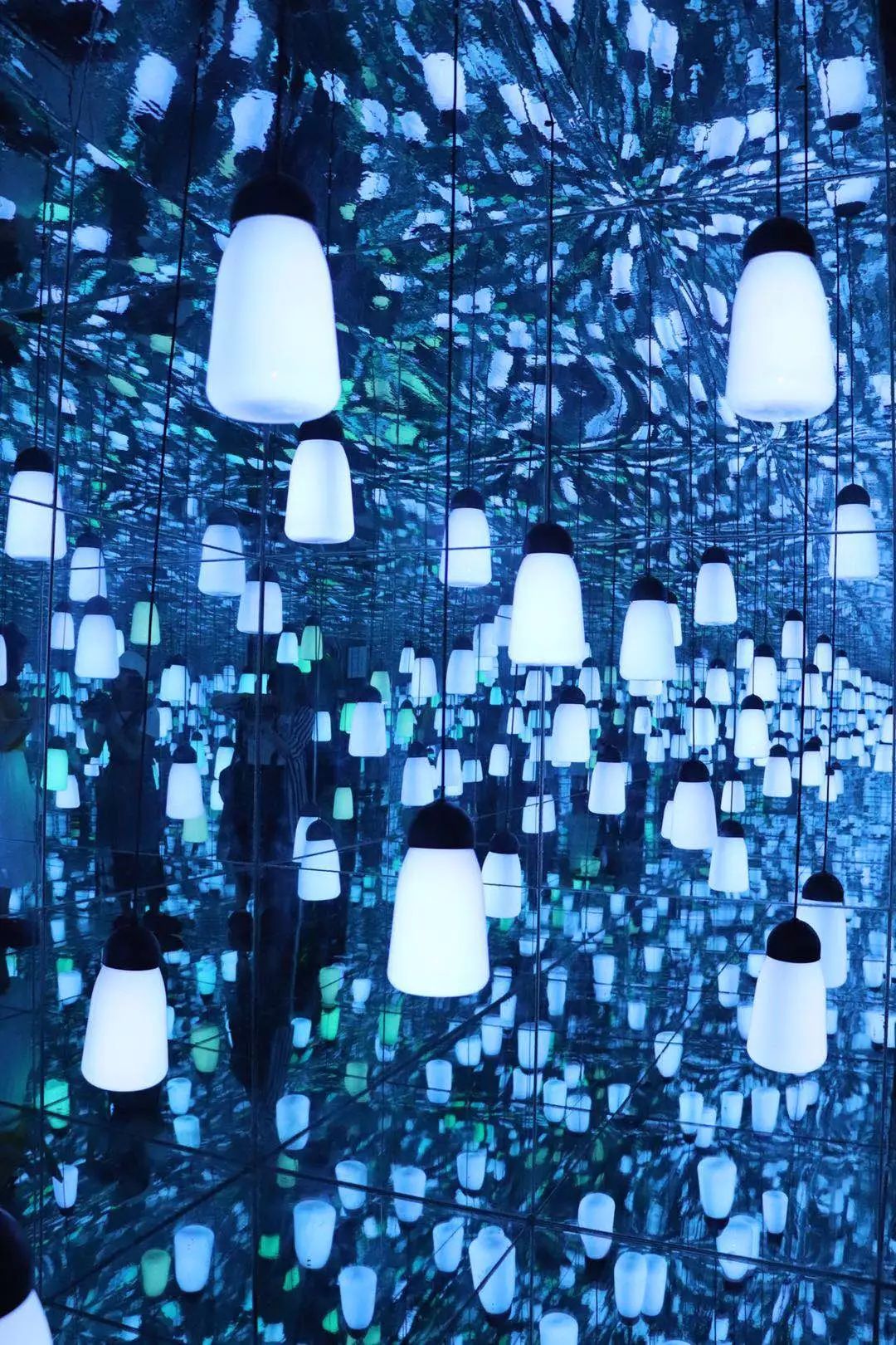 200张门票送送送糖果迷宫钻石小屋时光隧道清远网红室内灯光秀来了