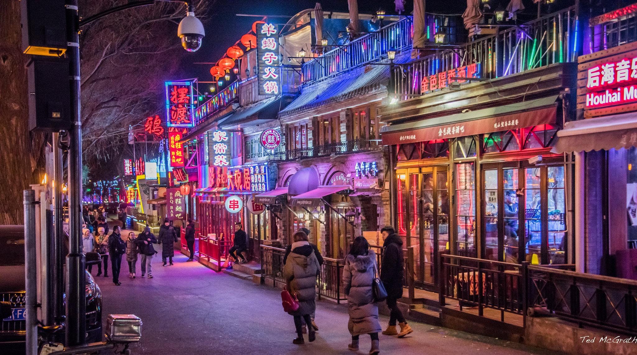 北京最有故事的一条街:它释放着年轻人的狂欢,也留下辛酸苦辣_酒吧街