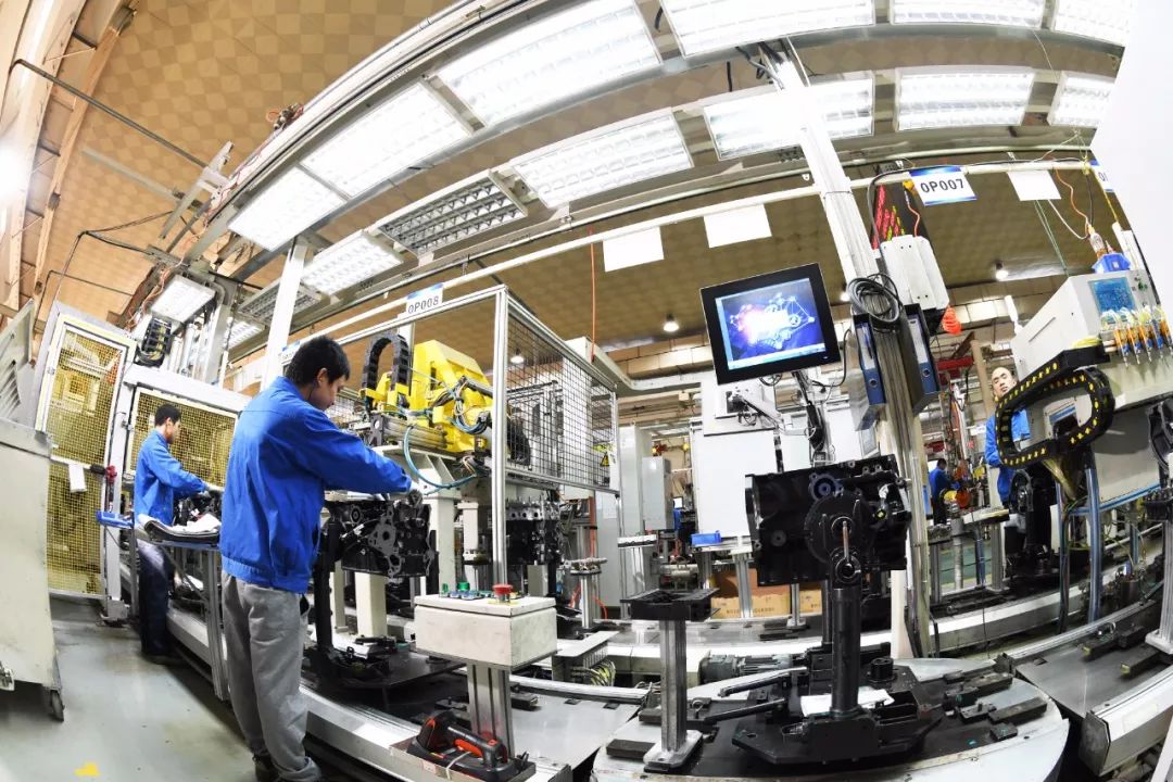 "快递小哥"在工厂大显身手?变化远不止这些