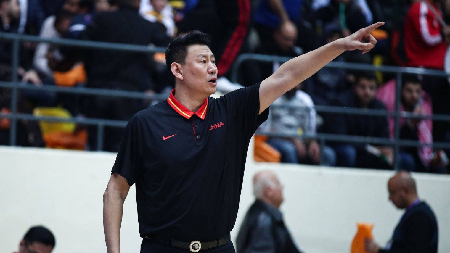 中国男篮集训队今日集结,李楠单独找这俩球员沟通